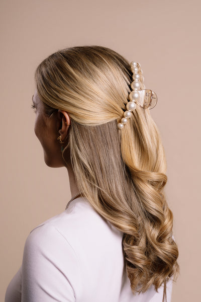 Graduated Pearl Crescent Claw - Champagne/Pearl