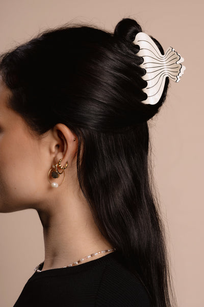 Mietta Acetate Claw - Ivory/Black